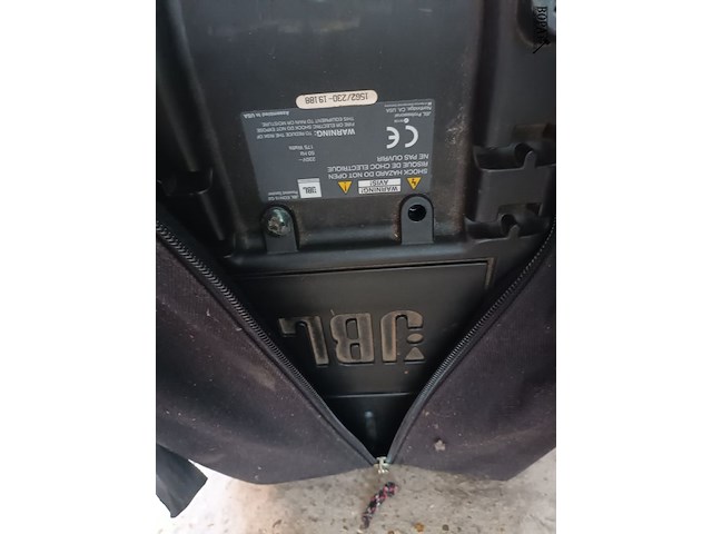 Lot 76 - muziekboxen jbl. 2 stuks - afbeelding 3 van  3