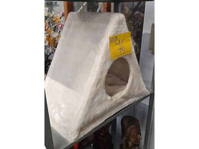 Lot 76 - opvouwbaar poezenhuisje met dekentje - afbeelding 2 van  4