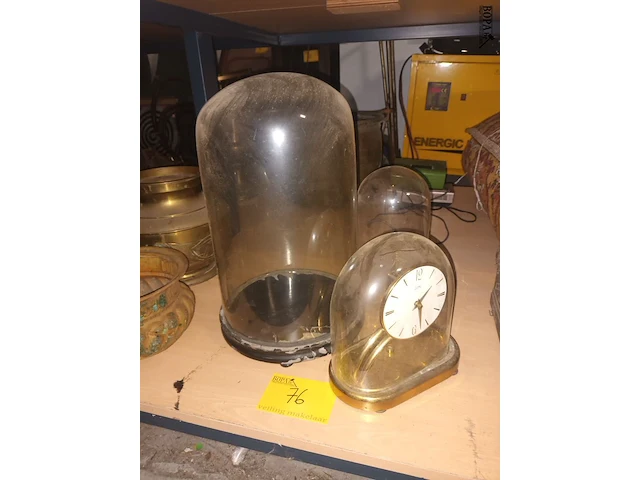 Lot 76 - stolpen. 3 stuks - afbeelding 1 van  3