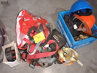 Lot 76 - veiligheidsuitrusting - afbeelding 1 van  7