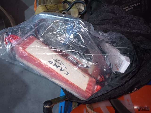 Lot 76 - veiligheidsuitrusting - afbeelding 4 van  7