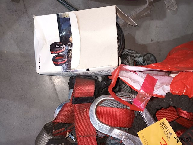 Lot 76 - veiligheidsuitrusting - afbeelding 6 van  7