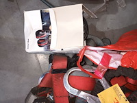 Lot 76 - veiligheidsuitrusting - afbeelding 6 van  7