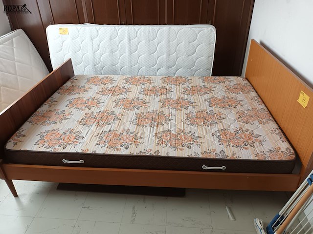 Lot 76 - vintage bed - afbeelding 1 van  4