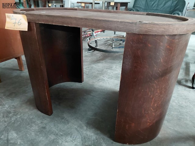 Lot 76 - vintage houten onderstel voor eettafel eik - afbeelding 4 van  6