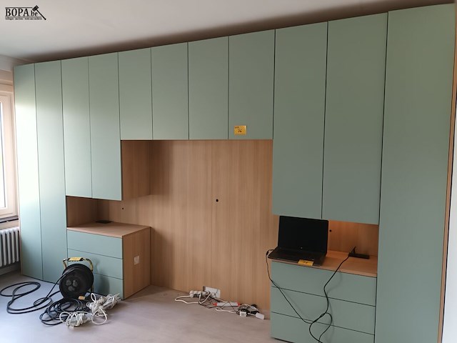 Lot 76 - wandkast - afbeelding 1 van  3