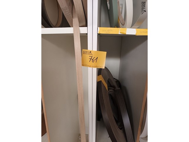 Lot 760 - witte melamine kast. 2 stuks - afbeelding 5 van  5