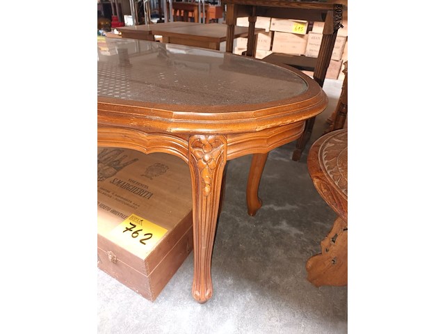 Lot 761 - salontafel louis xv - afbeelding 3 van  3