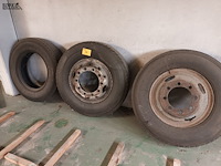 Lot 768 - banden. 3 stuks - afbeelding 1 van  3