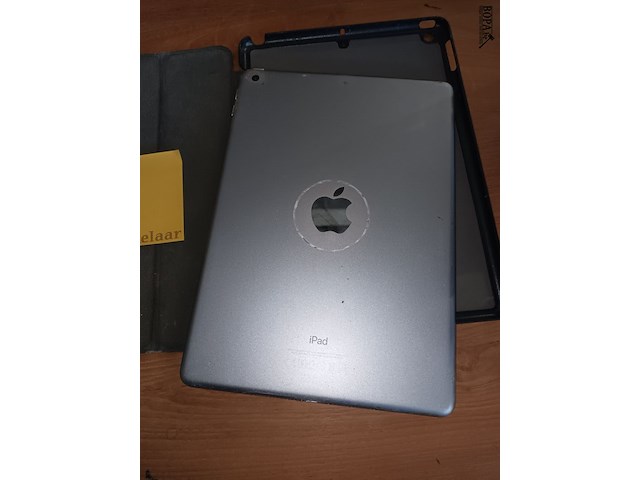 Lot 77 - apple ipad - afbeelding 2 van  3