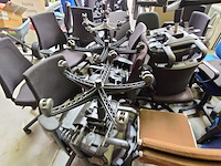 Lot 77 - bureelstoelen - 28 stuks - afbeelding 2 van  3