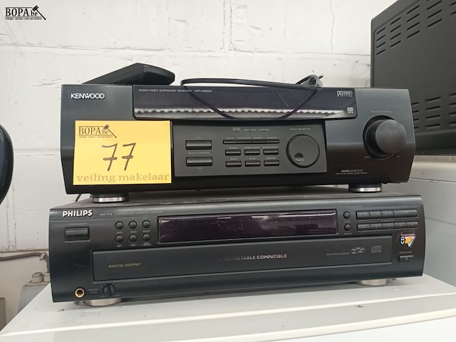 Lot 77 - cd speler en surround receiver - afbeelding 1 van  5