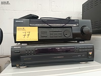 Lot 77 - cd speler en surround receiver - afbeelding 1 van  5