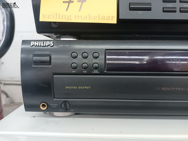 Lot 77 - cd speler en surround receiver - afbeelding 4 van  5