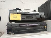 Lot 77 - cd speler en surround receiver - afbeelding 5 van  5