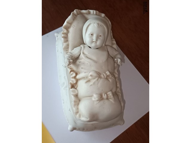 Lot 77 - dekselpotje baby in wieg - afbeelding 2 van  5