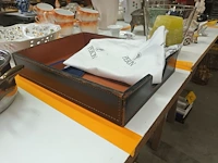 Lot 77 - delveaux bakje + 2 items - afbeelding 5 van  5