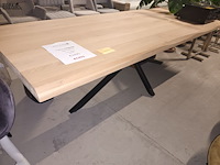 Lot 77 - eetkamer tafel liepaja - afbeelding 1 van  4
