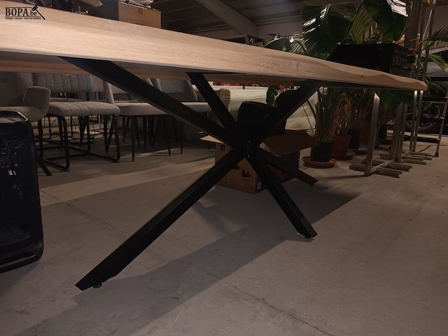 Lot 77 - eetkamer tafel liepaja - afbeelding 2 van  4