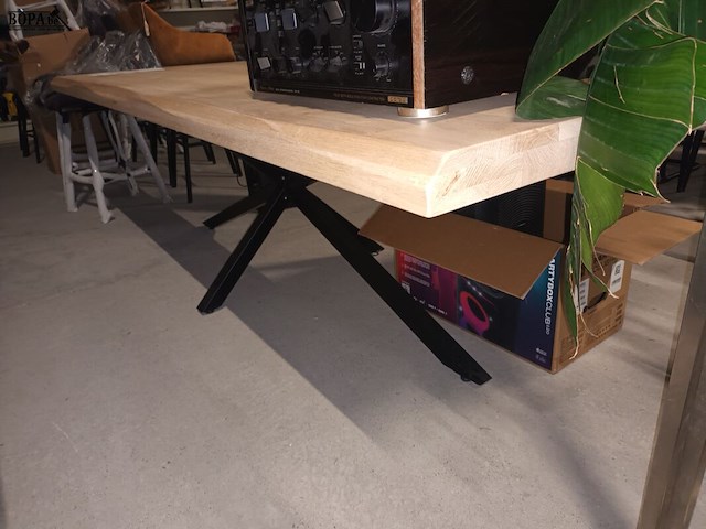 Lot 77 - eetkamer tafel liepaja - afbeelding 3 van  4