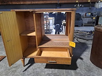 Lot 77 - elegant vintage kastje - te restaureren - glas ontbreekt - afbeelding 6 van  6