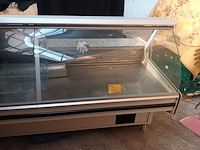 Lot 77 - gekoelde toonbank - afbeelding 1 van  7