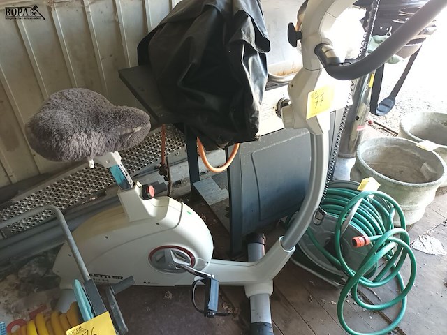 Lot 77 - hometrainer kettler - afbeelding 1 van  4