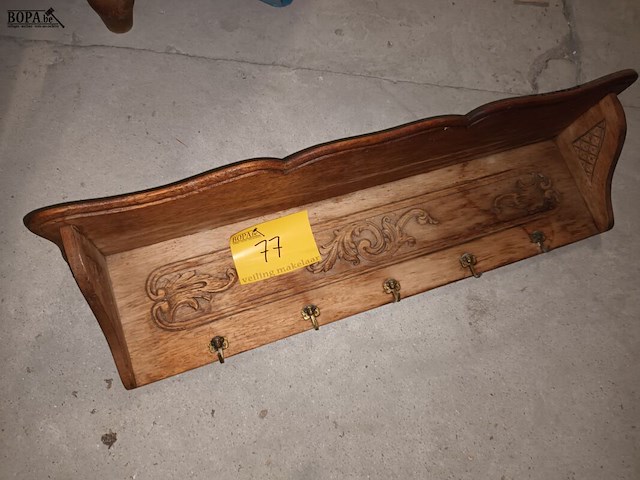 Lot 77 - houten kapstokken. 3 stuks - afbeelding 3 van  4