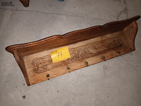 Lot 77 - houten kapstokken. 3 stuks - afbeelding 3 van  4