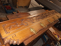 Lot 77 - houten kapstokken. 3 stuks - afbeelding 4 van  4