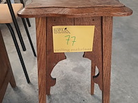 Lot 77 - houten plantentafel - afbeelding 2 van  4