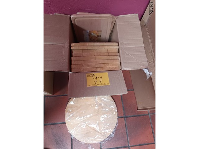Lot 77 - houten snijplanken. 12 stuks - afbeelding 1 van  4