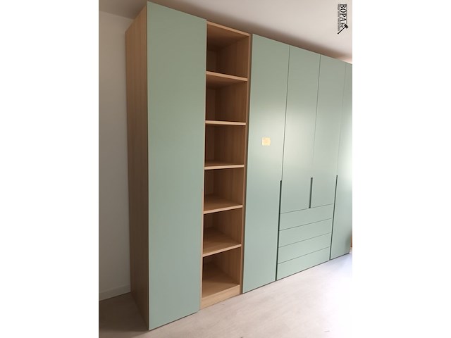 Lot 77 - kleerkast - afbeelding 2 van  4
