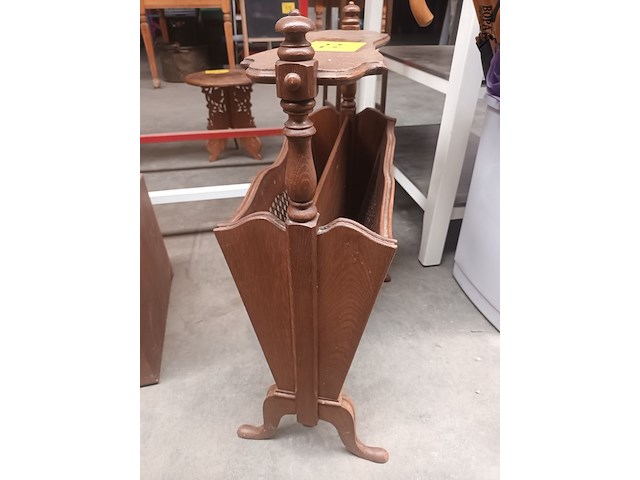 Lot 77 - krantenrekje - afbeelding 3 van  3