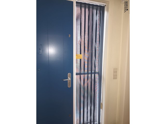 Lot 77 - lamellen gordijn luxaflex - afbeelding 1 van  3