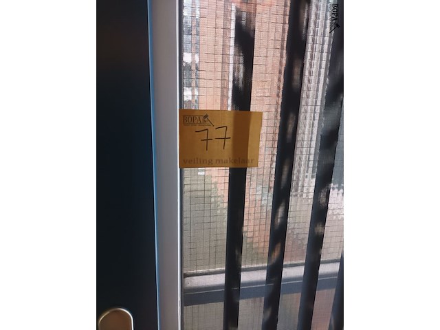 Lot 77 - lamellen gordijn luxaflex - afbeelding 3 van  3