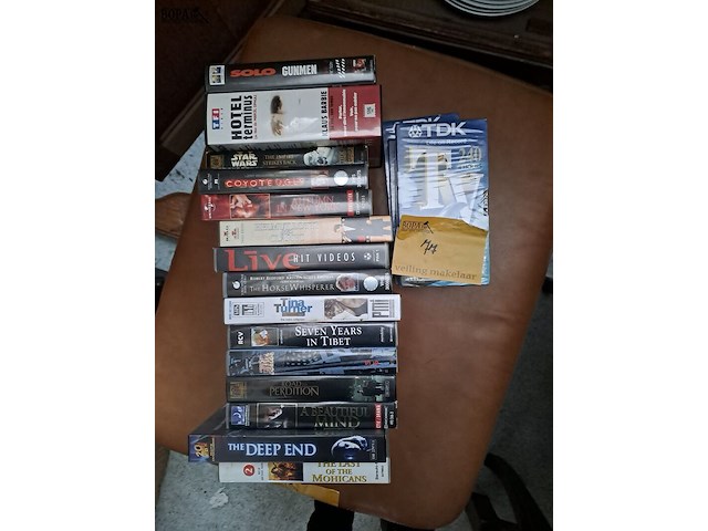 Lot 77 - lot iconische films op cassette - afbeelding 1 van  2