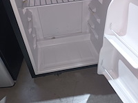 Lot 77 - minibar maxxhome - afbeelding 2 van  3
