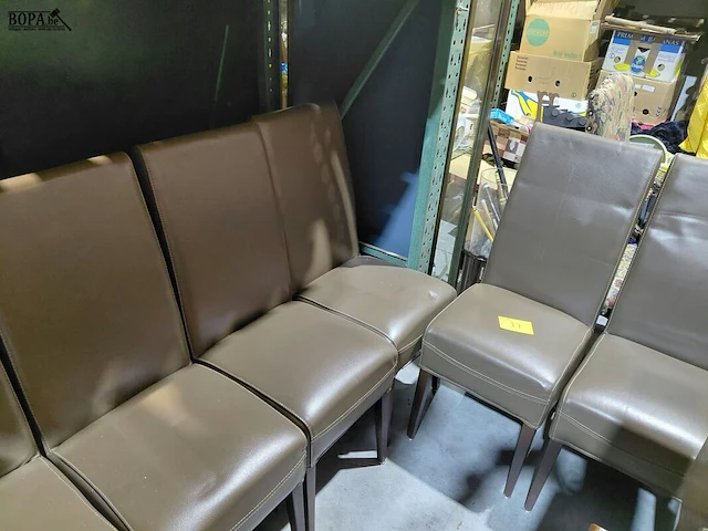Lot 77 - moderne lederen stoelen - perfecte staat - 6 stuks - afbeelding 1 van  8