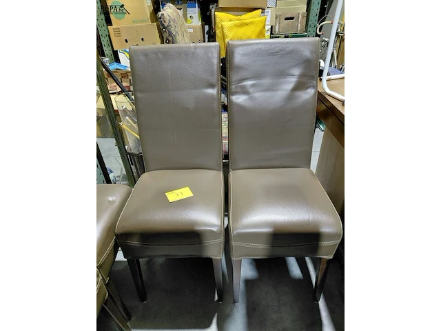 Lot 77 - moderne lederen stoelen - perfecte staat - 6 stuks - afbeelding 4 van  8
