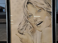Lot 77 - potloodportret van vrouw 65*83 - afbeelding 1 van  2