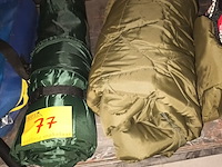 Lot 77 - slaapzak en matras - afbeelding 1 van  3