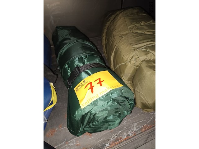 Lot 77 - slaapzak en matras - afbeelding 2 van  3
