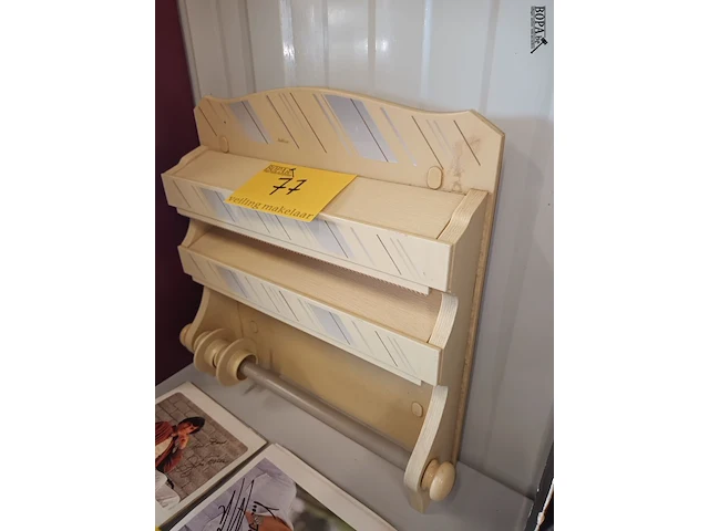 Lot 77 - vintage keukenrol houder w. germany - afbeelding 2 van  2