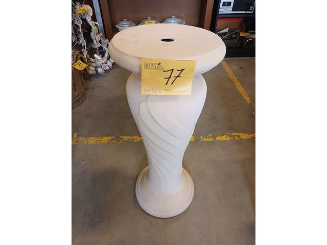 Lot 77 - vintage zuil - afbeelding 1 van  3