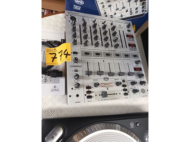 Lot 774 - dj mixer djx 700 - afbeelding 3 van  5