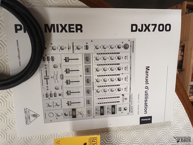 Lot 774 - dj mixer djx 700 - afbeelding 4 van  5
