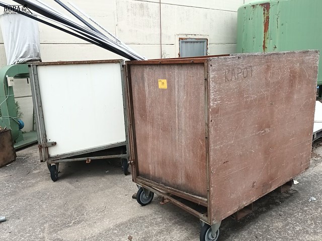Lot 774 - transportkar. 2 stuks - afbeelding 1 van  3