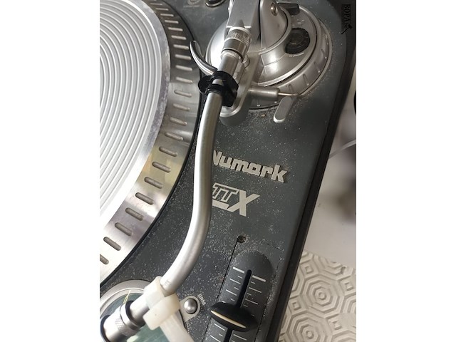 Lot 775 - platenspeler numark ttx. 2 stuks - afbeelding 3 van  5