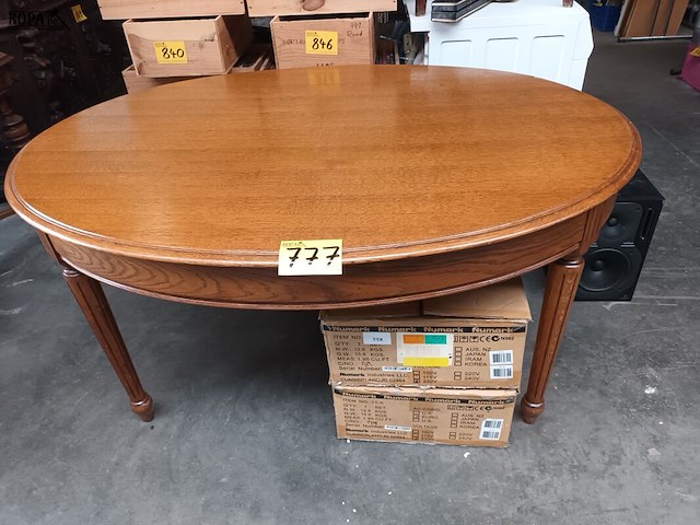 Lot 777 - ovalen tafel - afbeelding 1 van  4